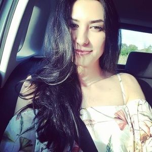 Meet your Posher, Anisa